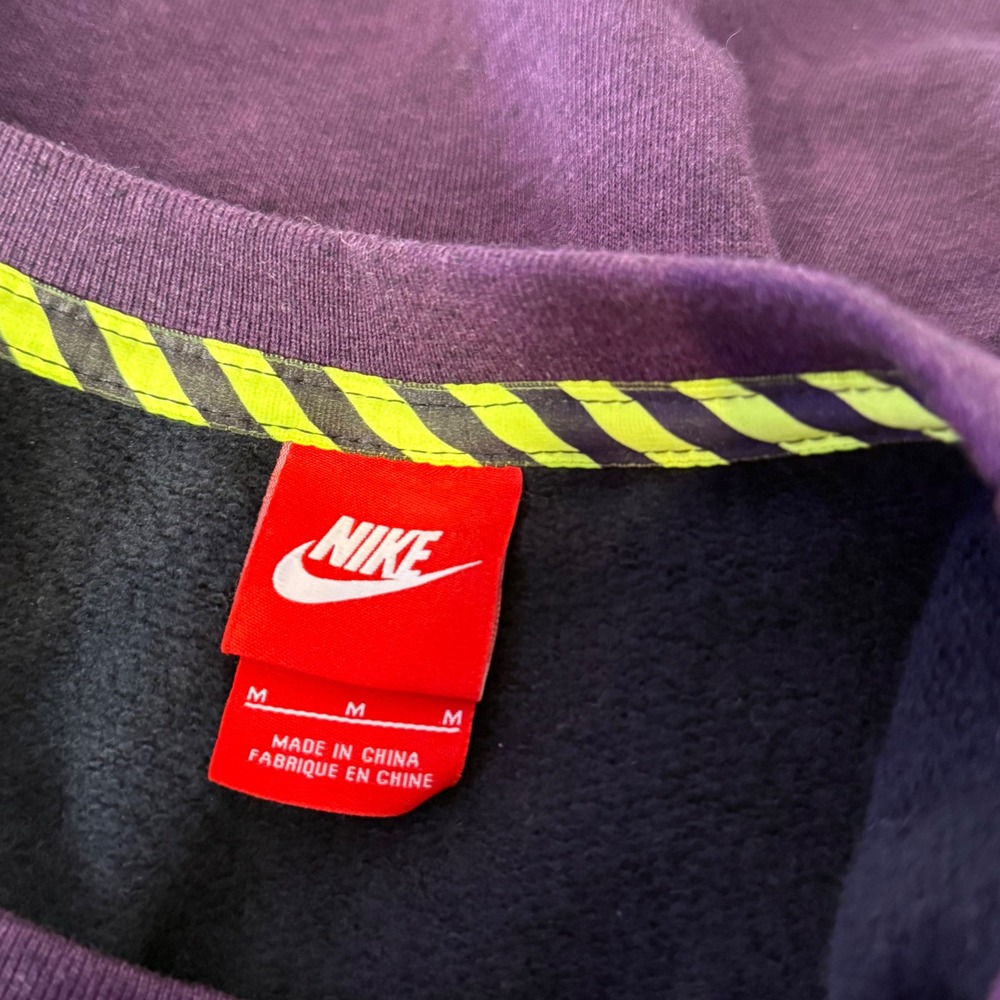 Nike Track & Field Purple Cropped Sweatshirt‎ Cozy Fleece Pullover Boxy Size M - Picture 4 of 13